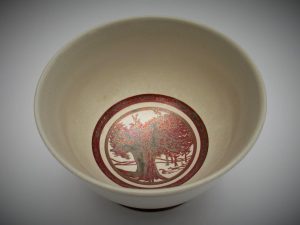 Lustres, métaux précieux et irisations